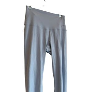 Nike women’s S light blue Leggings- like new